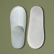 Laden Sie das Bild in den Galerie-Viewer, Hotel &amp; Spa Slipper geschlossen, weiß, unisex, 29cm, SPA
